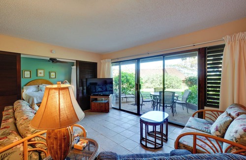 Maunaloa Condo | Pool Access, Walk to Kepuhi Beach: Tranquil Escape
