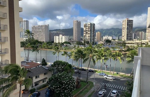 Waikiki Hotel | Waikiki Living, 4 blocks from surf, mountain views, king size bed and office!