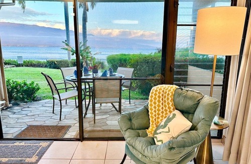 Maalaea Apartment | Perch - Maalaea Banyan: Oceanfront 1BR | 20 Steps To Beach