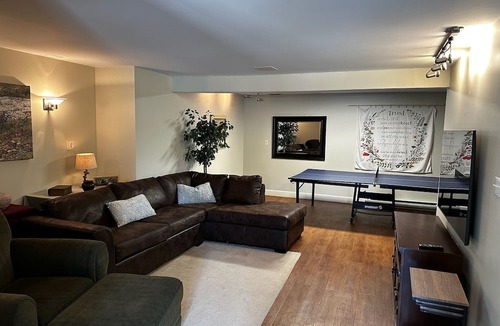 Palmyra House | Cozy, 4 bedroom, 2 1/2 bath, Hot tub/Swim spa, 10 minutes to Hershey attractions