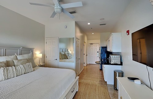 Rosemary Beach Condo | Inn at Seacrest #303 - Seaside Sunrise | Luxe Studio, Resort Amenities + 2 Bikes