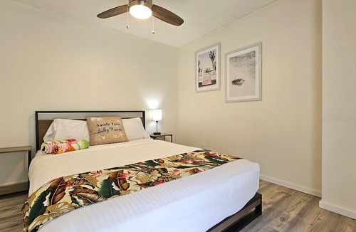 Diamond Head - Kapahulu - St. Louis Apartment | Remodeled in 2022, Diamond Head 2 Bedroom Oceanfront condo