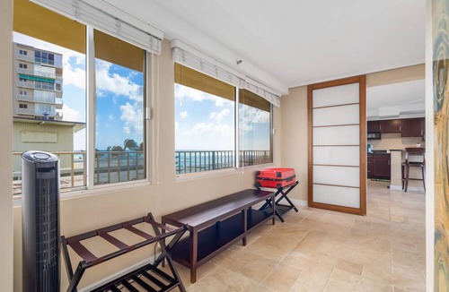 Diamond Head - Kapahulu - St. Louis Apartment | 8th Floor Gold Coast 1 Bedroom with Great Views, Kitchen & Den
