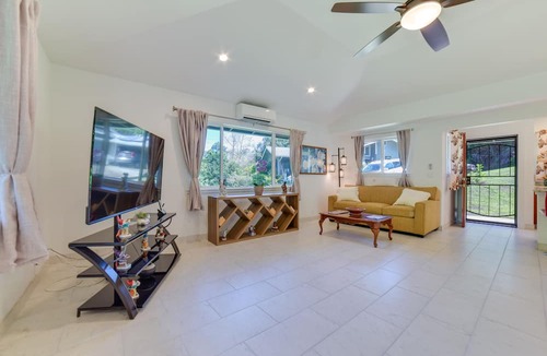 Pauwela Apartment | Bright Haiku Studio: Patio + Rainforest View