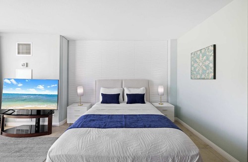 Waikiki Apartment | Prime Waikiki Stay – Steps to the Beach & Dining!
