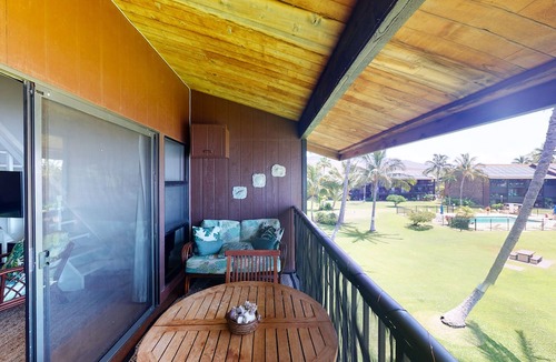 Kaunakakai Condo | Secluded, third-floor condo with ocean views, WiFi & outdoor pool