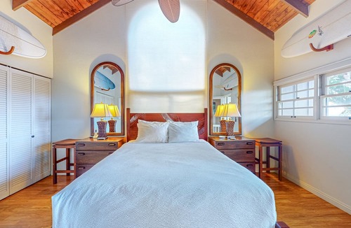 Maunaloa Condo | Secluded & Breezy Condo near the Ocean w/Free WiFi, Shared Outdoor Pool & Grills