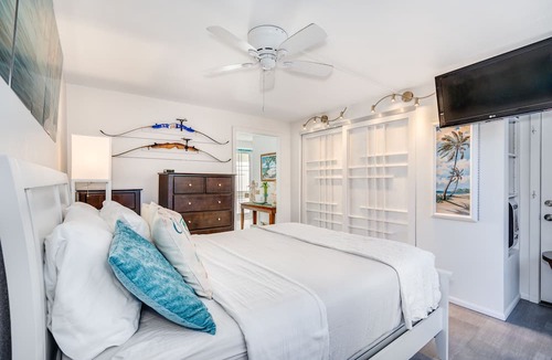 Diamond Head - Kapahulu - St. Louis Condo | Top Remodel of a gorgeous Diamond Head Oceanfront Lanai Condo - Sleeps 4