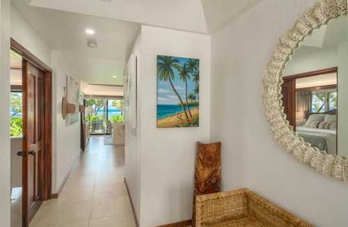 Historic Lahaina Front Street Condo | Oceanfront luxury 3bd condo on Baby Beach