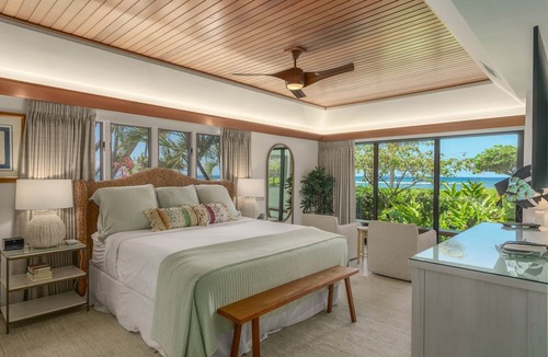 Historic Lahaina Front Street Condo | Oceanfront luxury 3bd condo on Baby Beach