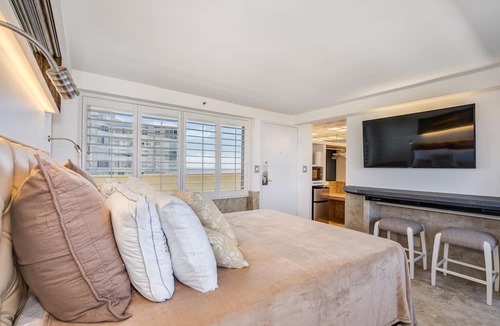 Diamond Head - Kapahulu - St. Louis Apartment | Gorgeous Diamond Head Penthouse Studio Stunning views, Private Balcony.
