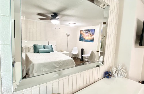 Punaluu Condo | Deluxe Beachfront Condo with a breathtaking view