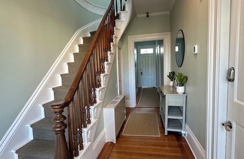 Historic Hill Apartment | Exposed Brick 1 Bed/1 Bath/Pullout Sofa/Dog Friendly Large Suite (Sleeps 4) Downtown Newport