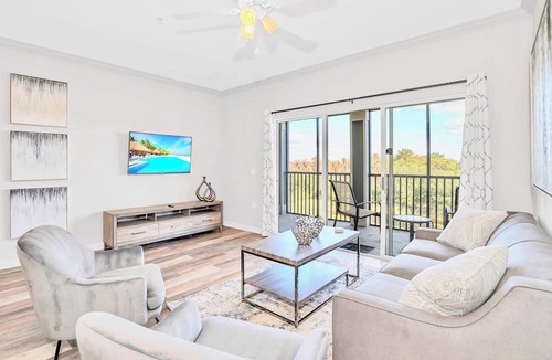 West Kissimmee Condo | Upstay - Condo w Pool and More - Near Disney