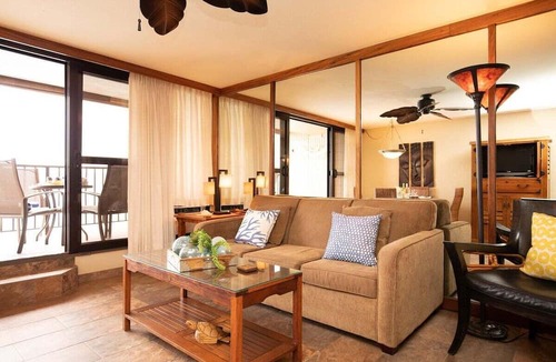 Honokowai Condo | OceanFront 1BD Condo w Ocean Views Pool AC - Kaleialoha 409