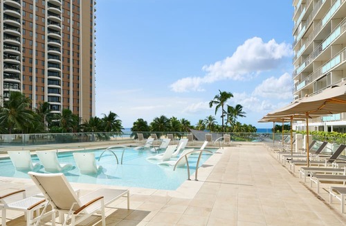 Waikiki Condo | Ilikai Hotel Waikiki STCV2 | City View Suite – Heated Pool & Spa