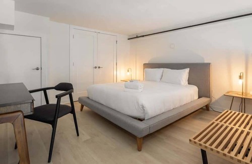 West Philadelphia Apartment | Sosuite | Studio Loft w W/D, Gym, Lounge