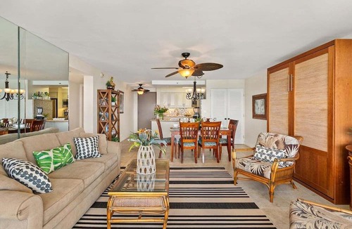 Kahana Condo | Remodeled Maui OceanFront 2BD w Ocean Views Valley Isle 208
