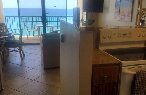 Makaha Condo | One bedroom oceanfront property 1990/NUC-2241