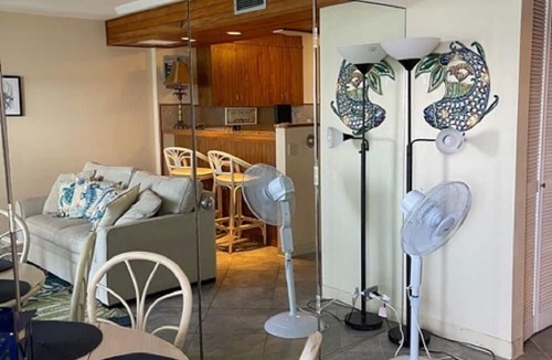 Makaha Condo | Hawaiian Prinicess one bedroom 1990/NUC-2240