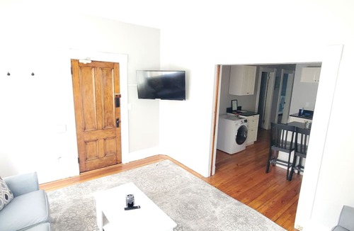 Historic Hill Apartment | Renovated 2BR Newport Apartment - Walk to Thames Street