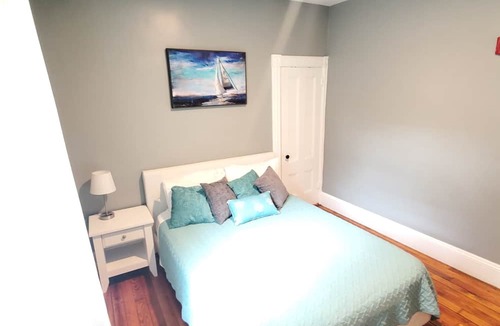 Historic Hill Apartment | Renovated 2BR Newport Apartment - Walk to Thames Street