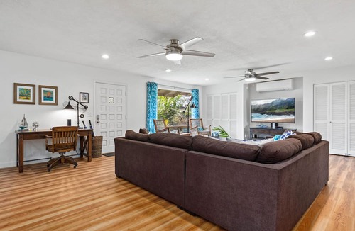 Waialua House | Perfect Family Beach House. Walk out gate to Amazing Beach.