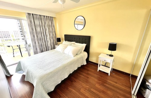 Waikiki Condo | Waikiki Condo - Ocean View - Minutes from the Beach!