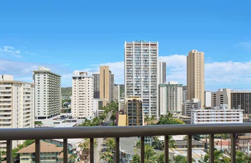 Waikiki Hotel | Great for Groups! 3 Comfortable Units, Near to Honolulu Zoo!