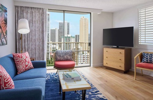 Waikiki Hotel | Walking Distance To The Beach! 3 Comfortable Units for 12!