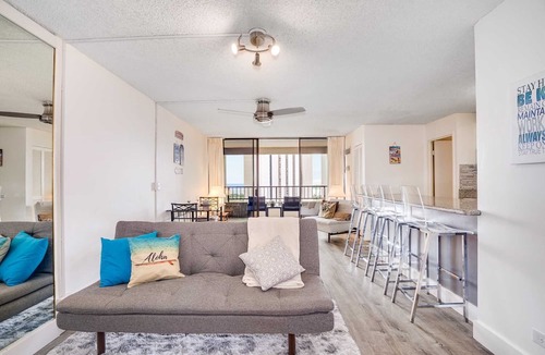 Waikiki Condo | Monthly- Discovery Bay 2203 Ocean/Sunset/Marina/City Views - Q Bed/Twin Sofabed