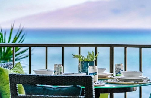 Kahana Condo | OceanFront Studio w Pool -Valley Isle 206