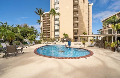 Kahana Condo | OceanFront Studio w Pool -Valley Isle 206