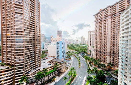 Waikiki Condo | City-View Waikiki Beach Condo - Free Parking!