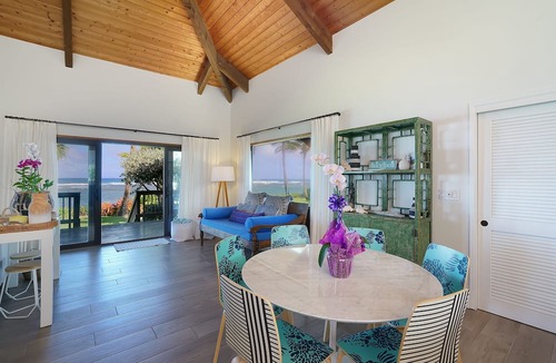 Mokuleia House | Contemporary Hawaii Living, Calm North Shore Beach