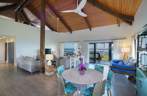 Mokuleia House | Contemporary Hawaii Living, Calm North Shore Beach