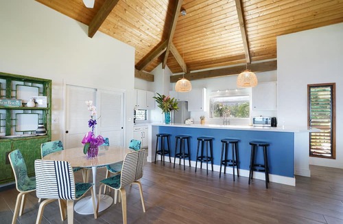 Mokuleia House | Contemporary Hawaii Living, Calm North Shore Beach
