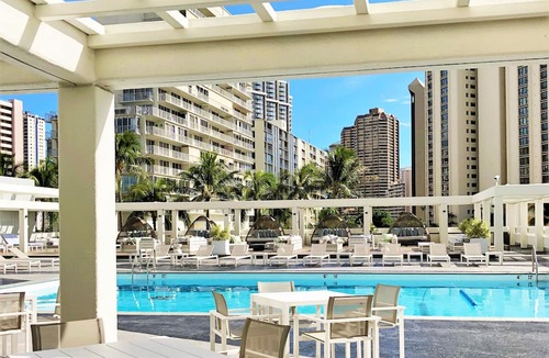 Ala Moana Condo | Ocean View Studio | King Bed | Ala Moana Hotel | Walk to Beach & Shopping