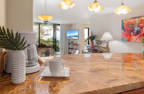 Kahana Condo | Remodeled OceanFront Condo w Wonderful Ocean Views-Valley Isle 401
