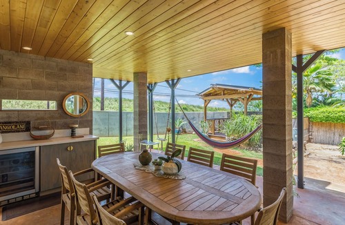Paia Apartment | Luxurious ocean inspired studio in Paia short walk to Maui's coolest beach town