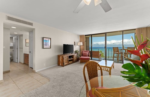 Kahana Condo | Unbeatable Deal with Spectacular Views on Maui!