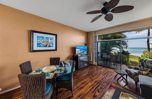 Honokowai Condo | Oceanfront ground floor haven with tropical charm