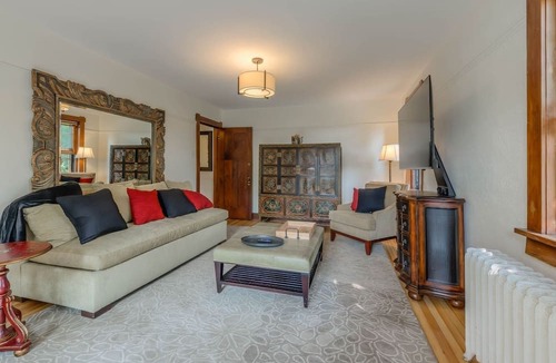 Downtown Condo | Downtown Delight off Pearl street