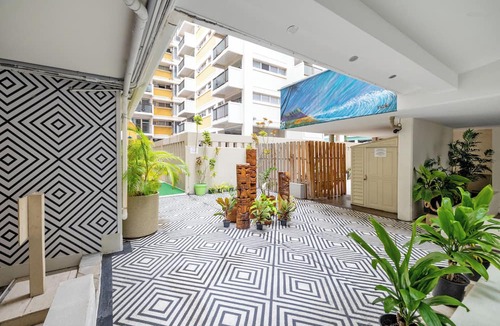 Waikiki Condo | Studio Steps From Waikiki Beach - #906-A