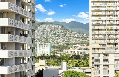Waikiki Condo | Studio Steps From Waikiki Beach - #906-A