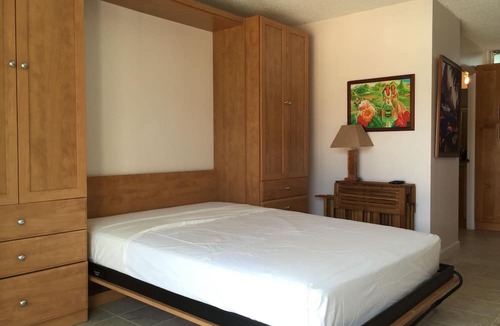 Makaha Condo | Beachfront Studio located on the 5th floor overlooking Makaha Beach.