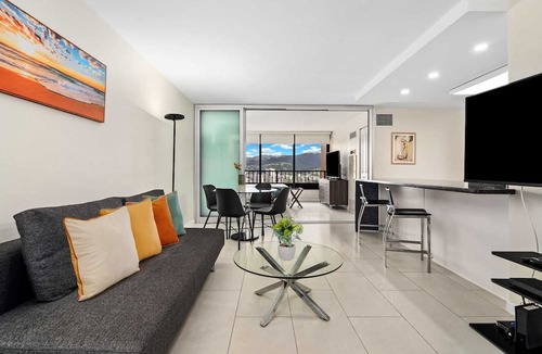 Waikiki Condo | Monthly Discovery Bay 3717 Mountain/City Views 2 Bd 1Ba 2 Queen Beds