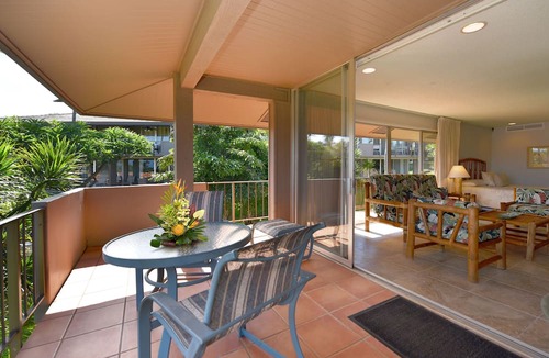 Kaanapali Condo | Top Floor, Corner Unit, Pool View, Kaanapali Beach