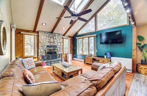 Lake Harmony House | All-Season Family Retreat in Lake Harmony!