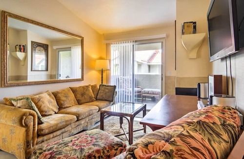Las Vegas Condo | Pet-Friendly Las Vegas Condo: 1 Mi to the Strip!